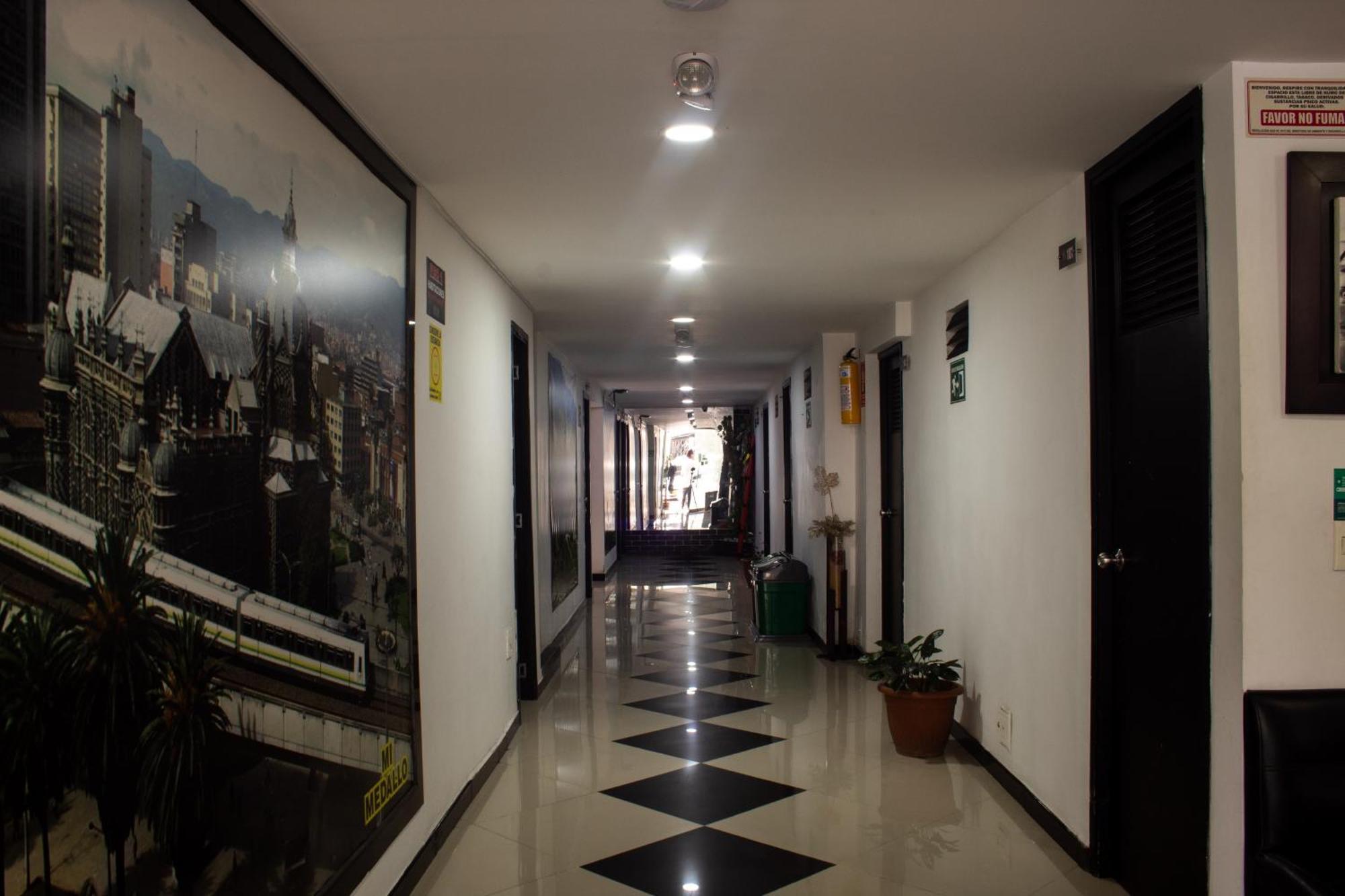 Hotel Laureles De Aburra Medellín Exteriör bild