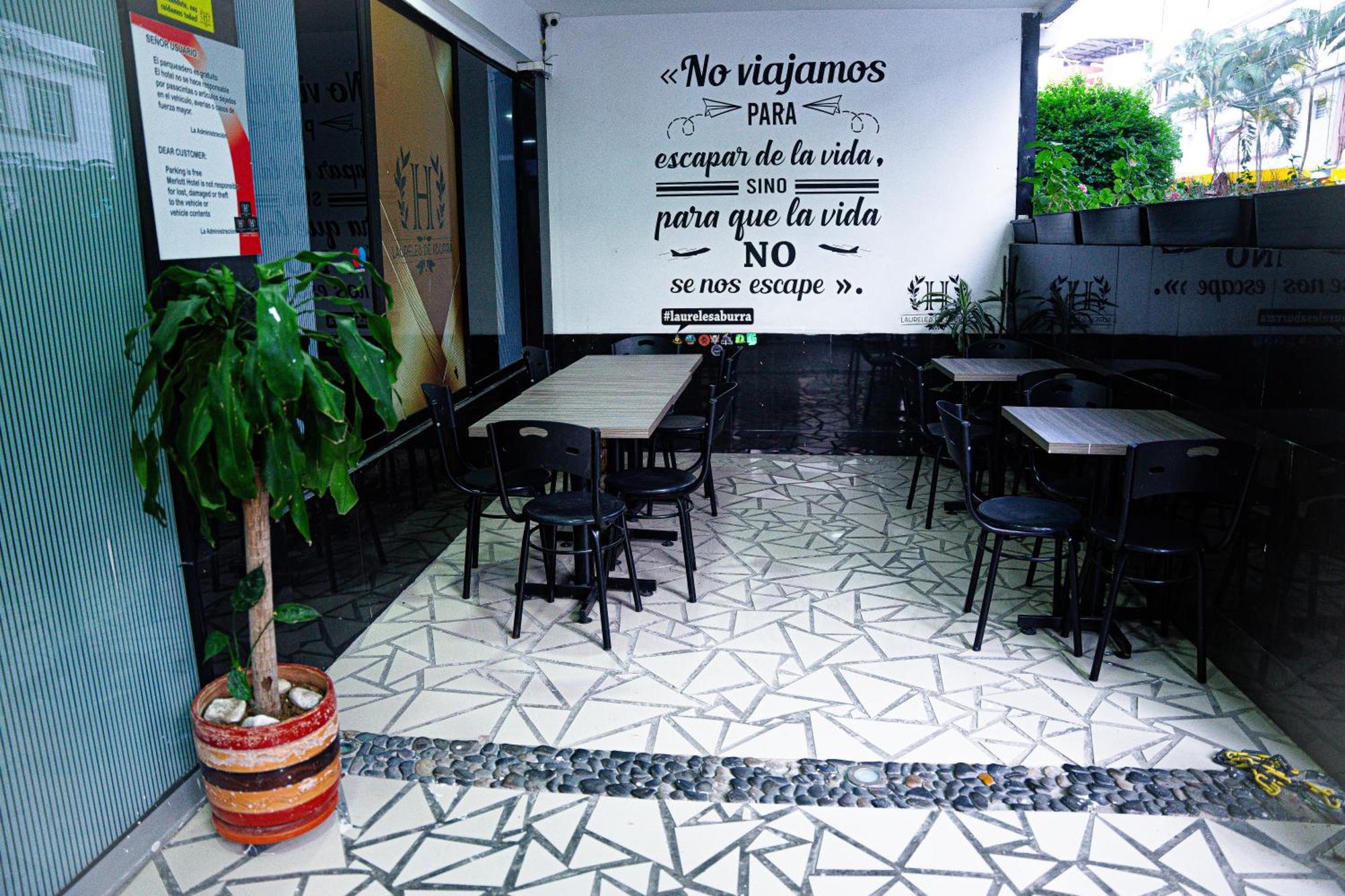 Hotel Laureles De Aburra Medellín Exteriör bild